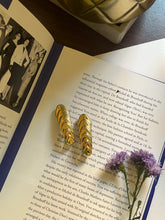 Load image into Gallery viewer, Vintage Wave Studs