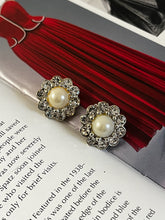 Load image into Gallery viewer, Vintage Diamond Flower Mini Earrings