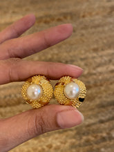 Load image into Gallery viewer, Vintage Dotted Pearl Earrings