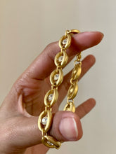 Load image into Gallery viewer, Vintage Oval Loop Diamond Matte Bracelet