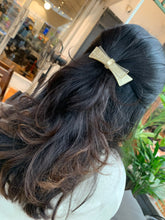 Load image into Gallery viewer, Vintage Yellow Glitter Clip