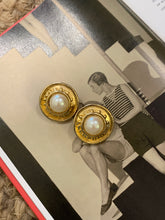 Load image into Gallery viewer, Vintage Pearl Dotted Earrings