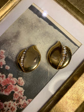 Load image into Gallery viewer, Vintage Diamond Tulip Earrings