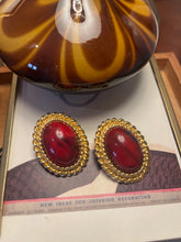 Load image into Gallery viewer, Vintage Red Stone Oval Earrings
