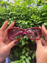 Load image into Gallery viewer, Vintage Gucci Signature Red Hue Sunglasses