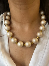 Load image into Gallery viewer, Vintage Chunky Brushed Pearl Necklace