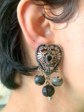 Load image into Gallery viewer, Vintage Silver Chunky Heart Earrings