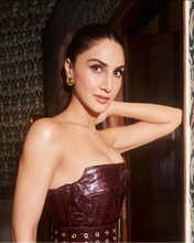 Load image into Gallery viewer, Vintage Chanel Dotted CC Earrings