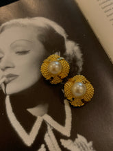 Load image into Gallery viewer, Vintage Dotted Pearl Earrings