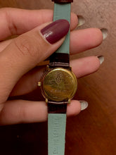 Load image into Gallery viewer, Vintage Gucci G Leather Watch