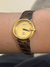 Load image into Gallery viewer, Vintage Gucci G Leather Watch