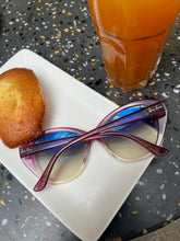 Load image into Gallery viewer, Vintage Ray Ban Sunglasses