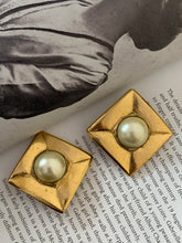 Load image into Gallery viewer, Vintage Art Deco Style Chunky Square Pearl Earrings