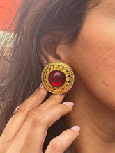Load image into Gallery viewer, Vintage Red Stone Earrings