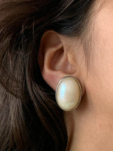 Load image into Gallery viewer, Vintage Oval Pearl Silver Earrings