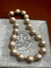 Load image into Gallery viewer, Vintage Chunky Brushed Pearl Necklace