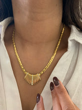 Load image into Gallery viewer, Vintage Ribbed Diamond Croissant Necklace