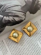 Load image into Gallery viewer, Vintage Art Deco Style Chunky Square Pearl Earrings