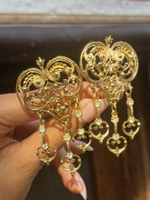 Load image into Gallery viewer, Vintage Baroque Heart Dangler Earrings