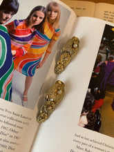 Load image into Gallery viewer, Vintage Mixed Metal Flower Earrings
