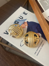 Load image into Gallery viewer, Vintage Gold Lined Earrings