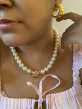 Load image into Gallery viewer, Vintage Rose Pearl Knotted Necklace