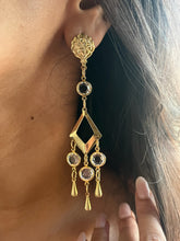 Load image into Gallery viewer, Vintage Crystal Dangler Earrings