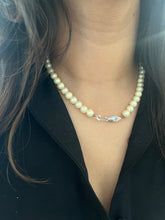 Load image into Gallery viewer, Vintage Silver Hook Clasp Pearl Necklace