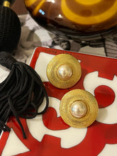 Load image into Gallery viewer, Vintage Pearl Mini Matte Earrings