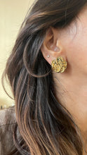 Load image into Gallery viewer, Vintage Serpent Studs