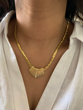 Load image into Gallery viewer, Vintage Ribbed Diamond Croissant Necklace