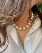 Load image into Gallery viewer, Vintage Big Pearl Baroque Necklace