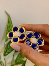 Load image into Gallery viewer, Vintage Blue Enamel Flower Earrings