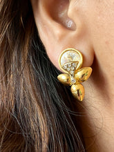 Load image into Gallery viewer, Vintage Upside down Clover Earrings