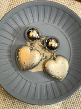 Load image into Gallery viewer, Vintage Silver Sparkle Heart Earrings