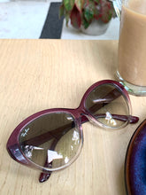Load image into Gallery viewer, Vintage Ray Ban Sunglasses