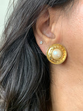 Load image into Gallery viewer, Vintage Pearl Dotted Earrings