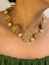 Load image into Gallery viewer, Vintage Biche De Bère Chunky Pearl Flower Necklace