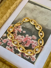 Load image into Gallery viewer, Vintage Oval Loop Diamond Matte Bracelet