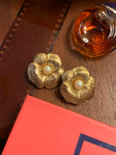 Load image into Gallery viewer, Vintage Matte Gold Pearl Rose Earrings