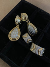 Load image into Gallery viewer, Vintage Mixed Metal Drop Earrings