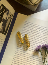 Load image into Gallery viewer, Vintage Wave Studs