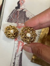 Load image into Gallery viewer, Vintage Antique Gold Floral Pearl Earringss