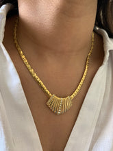 Load image into Gallery viewer, Vintage Ribbed Diamond Croissant Necklace