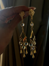 Load image into Gallery viewer, Vintage Crystal Dangler Earrings