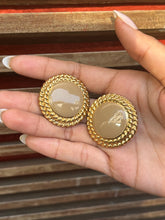 Load image into Gallery viewer, Vintage Beige Chunky Round Earrings