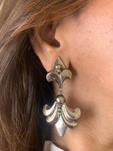 Load image into Gallery viewer, Vintage Dauplaise Fleur De Lis Silver Earrings