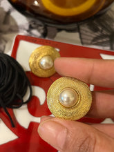 Load image into Gallery viewer, Vintage Pearl Mini Matte Earrings