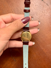 Load image into Gallery viewer, Vintage Gucci G Leather Watch
