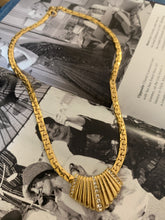 Load image into Gallery viewer, Vintage Ribbed Diamond Croissant Necklace